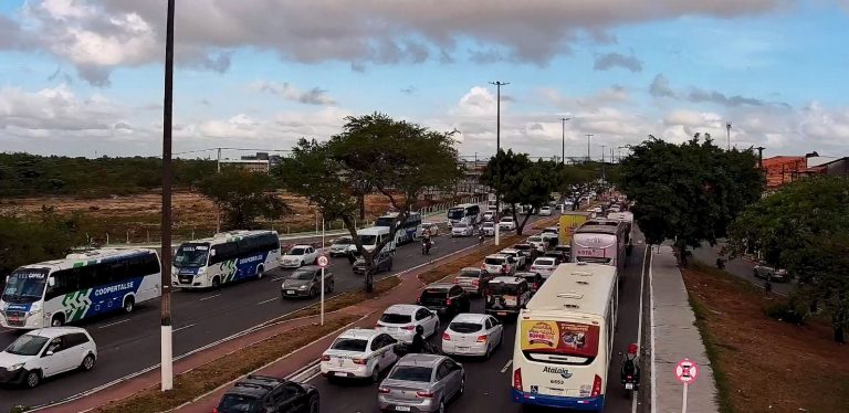 SMTT de Aracaju dá suporte a obra da Iguá na avenida Dr. Carlos Rodrigues da Cruz