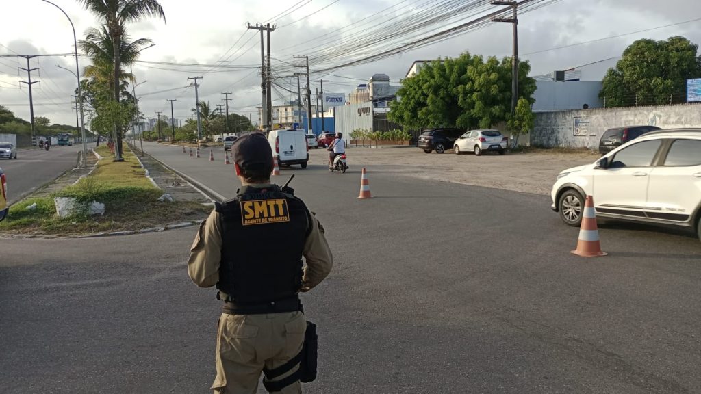 SMTT realiza alteração no trânsito na José Carlos Silva durante obra da Iguá - SMTT Aracaju