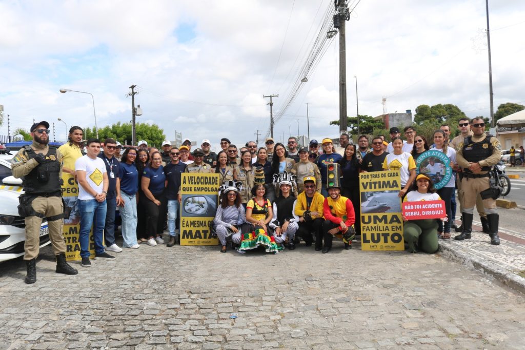Em ação integrada, SMTT e órgãos parceiros levam orientações sobre cuidados no trânsito - SMTT Aracaju