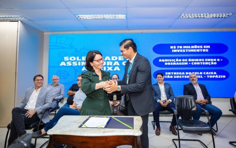 Prefeita Emília assina financiamento para compra de 36 ônibus e garante recursos para obras