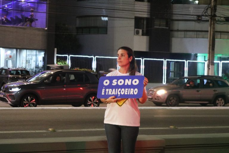 SMTT realiza ação educativa de conscientização em prol da segurança viária