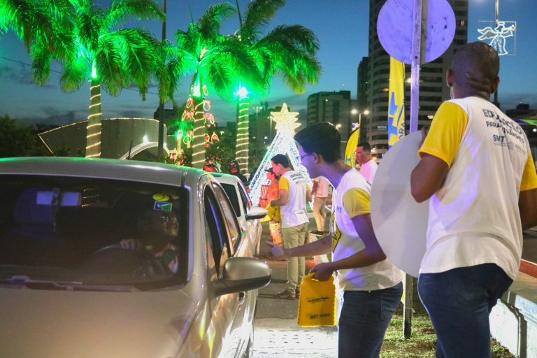 SMTT realiza ação educativa de conscientização em prol da segurança viária