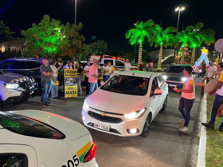 SMTT realiza ação educativa de conscientização em prol da segurança viária