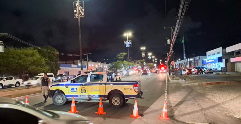 Agentes da SMTT atuam em grave sinistro na avenida Tancredo Neves