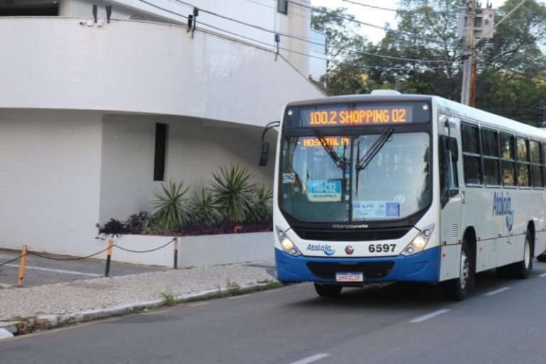 SMTT informa mudança no percurso de ônibus durante passagem do bloco Por Amor ao Iate neste domingo, 11