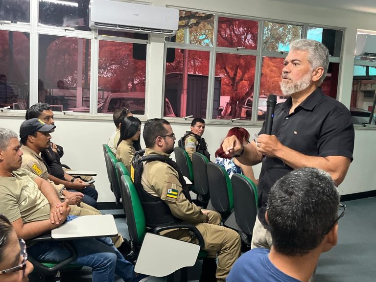 Prefeitura promove reunião de alinhamento e planejamento com agentes de trânsito