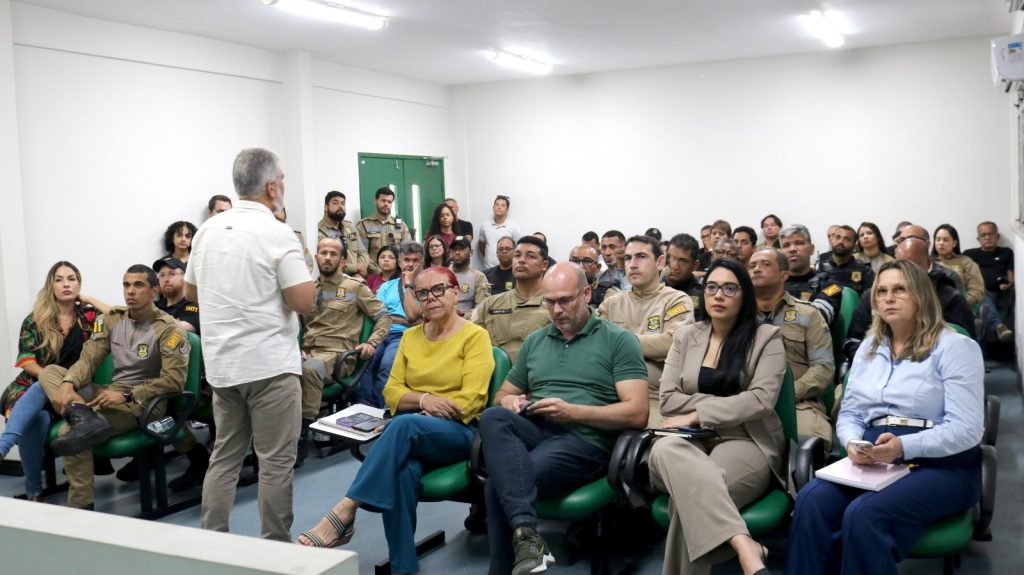 Prefeitura promove reunião de alinhamento e planejamento com agentes de trânsito - SMTT Aracaju