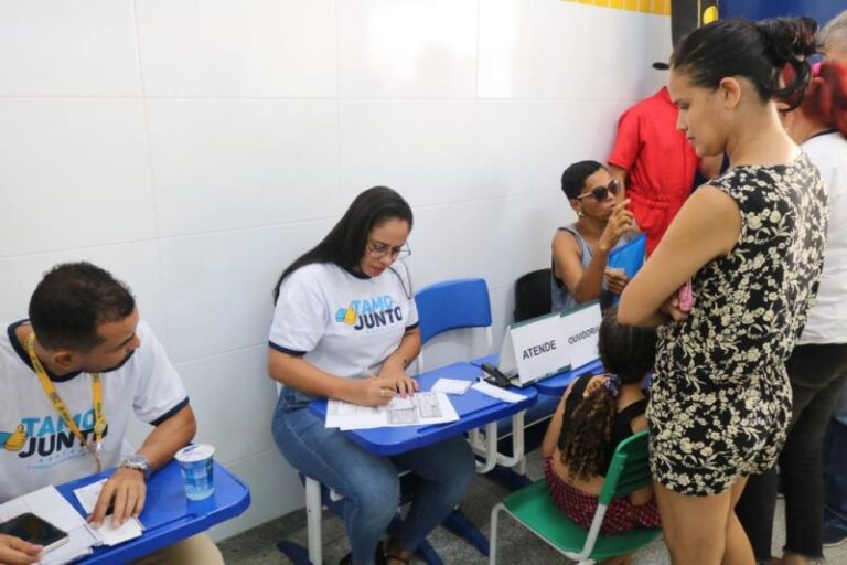 SMTT facilita acesso a carteirinhas de Passe Livre, estacionamento e outros serviços no Tamo Junto Aracaju