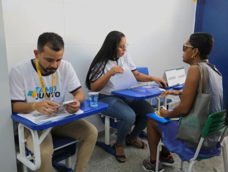 SMTT facilita acesso a carteirinhas de Passe Livre, estacionamento e outros serviços no Tamo Junto Aracaju