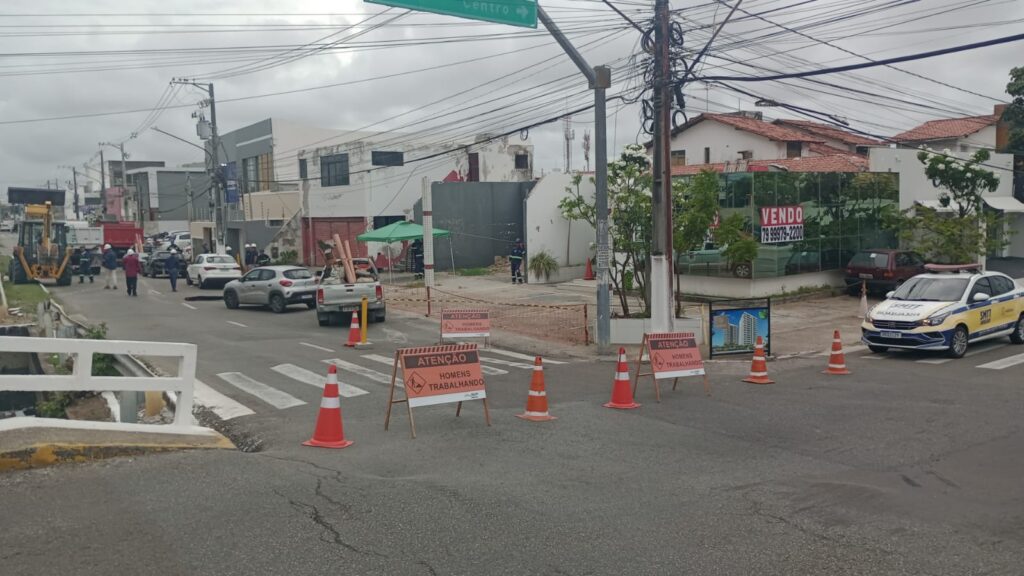 SMTT organiza bloqueios temporários na avenida Anísio Azevedo para realização de obra da Iguá - SMTT Aracaju