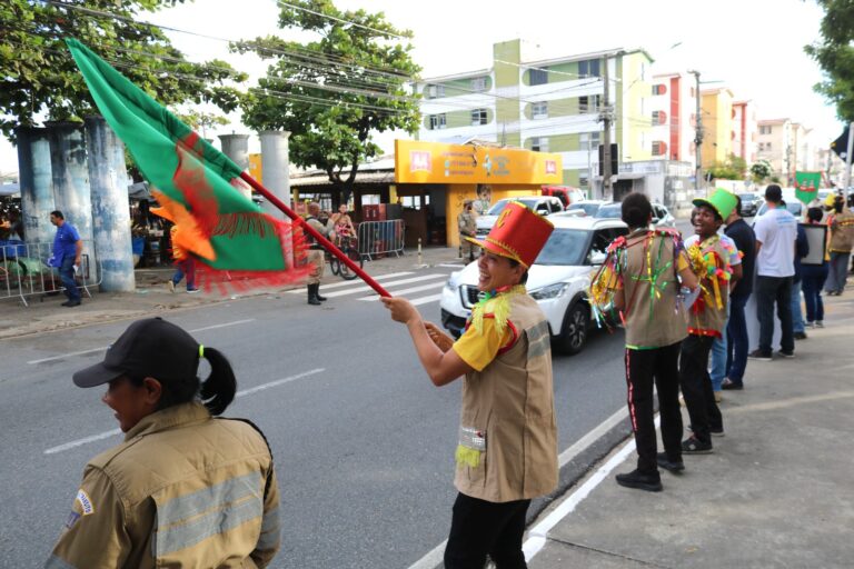 População aprova ação educativa da SMTT para conscientização no trânsito durante o Carnaval
