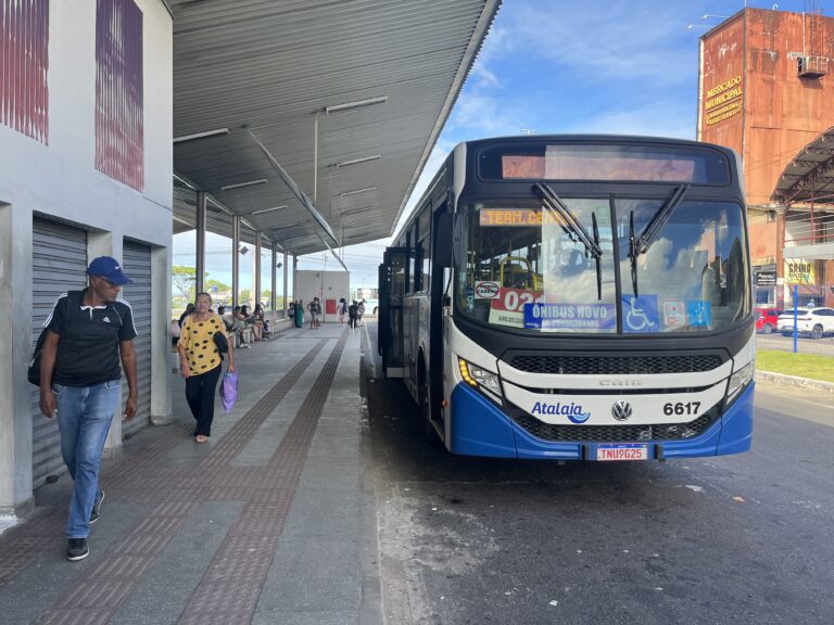 Ônibus que trafegam pela avenida Ivo do Prado terão alterações no percurso nesta terça,17