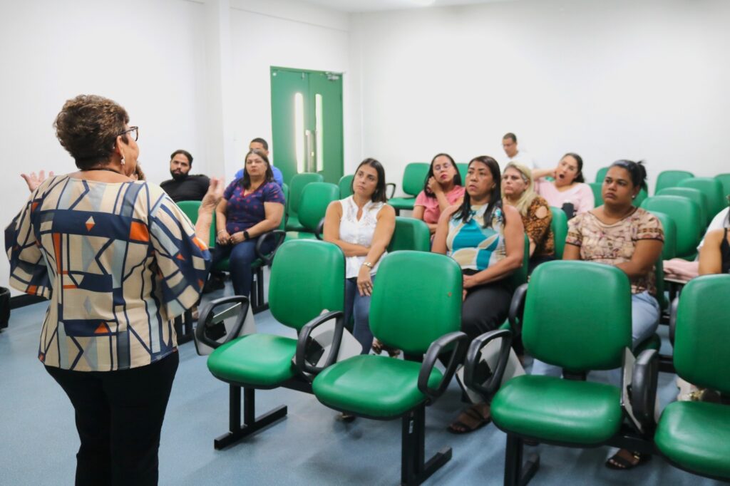 SMTT capacita servidores com treinamento em atendimento ao público - SMTT Aracaju