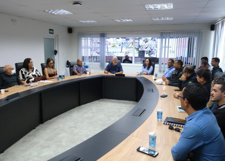 Prefeitura reúne órgãos de trânsito e segurança para debater redução de sinistros com motociclistas