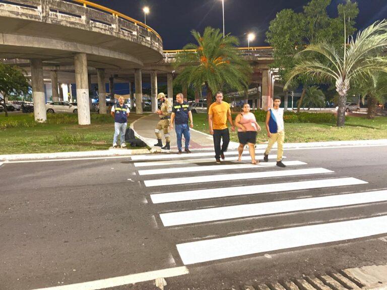 SMTT leva conscientização sobre uso da faixa de pedestres à região do Terminal DIA