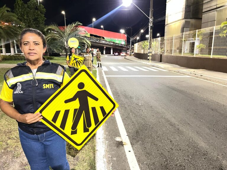 SMTT leva conscientização sobre uso da faixa de pedestres à região do Terminal DIA