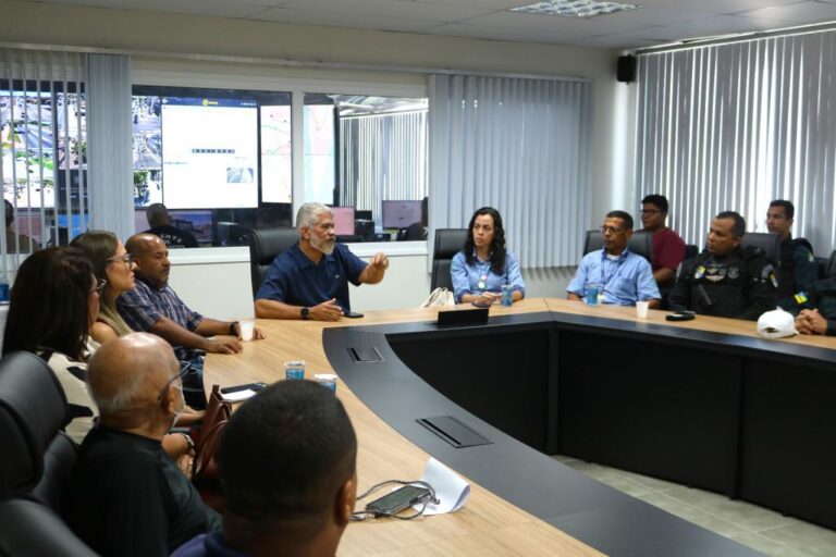 Prefeitura reúne órgãos de trânsito e segurança para debater redução de sinistros com motociclistas