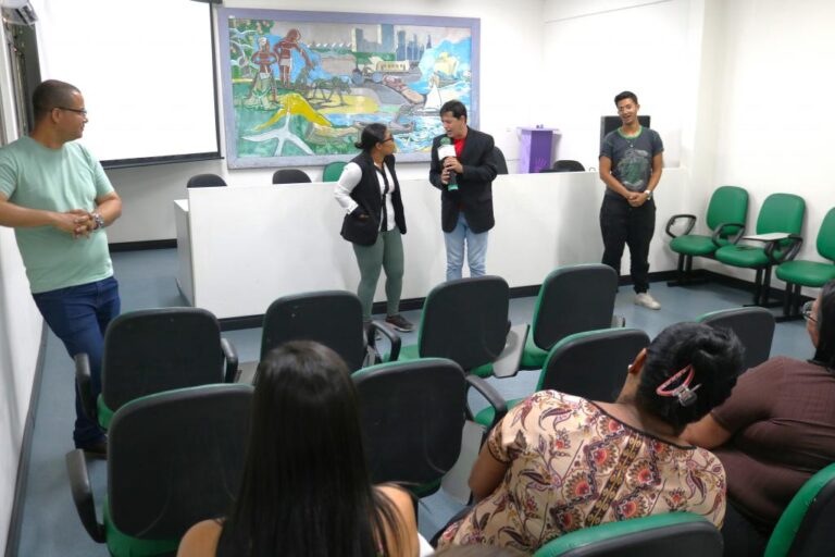 SMTT encerra capacitação sobre atendimento ao público com palestra sobre legislação de trânsito