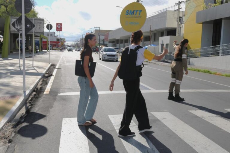 SMTT inicia série de ações educativas para conscientizar sobre o respeito à faixa de pedestres