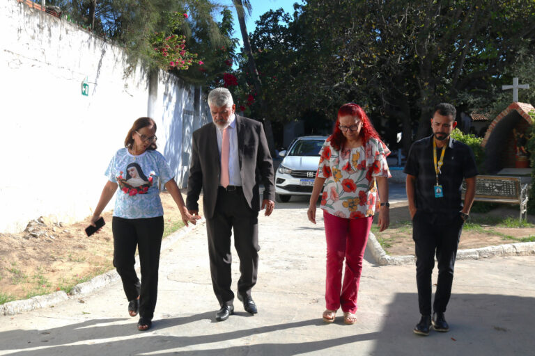 SMTT entrega 322 kg de alimentos arrecadados no Passeio Ciclístico ao Lar Dulce Lar