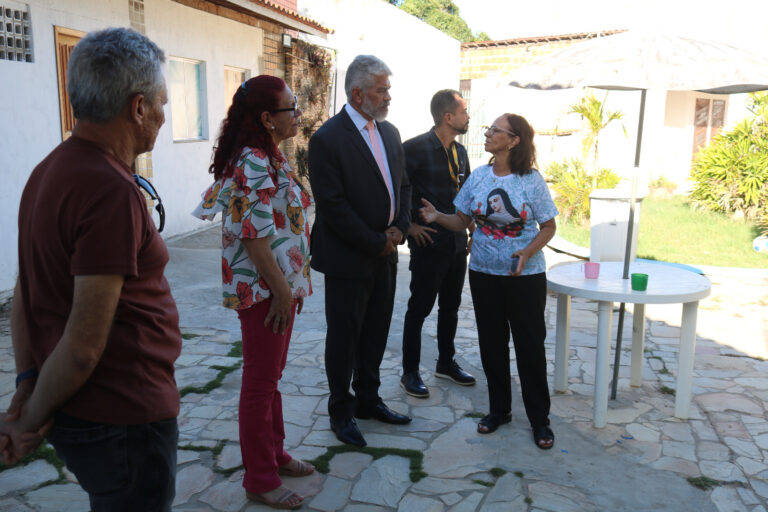 SMTT entrega 322 kg de alimentos arrecadados no Passeio Ciclístico ao Lar Dulce Lar