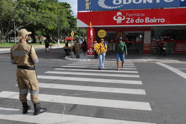 SMTT inicia série de ações educativas para conscientizar sobre o respeito à faixa de pedestres