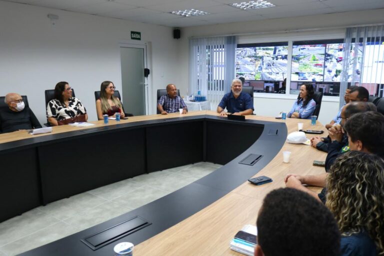 Prefeitura reúne órgãos de trânsito e segurança para debater redução de sinistros com motociclistas