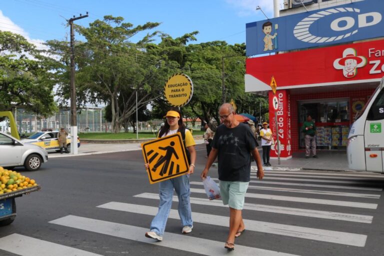 SMTT inicia série de ações educativas para conscientizar sobre o respeito à faixa de pedestres