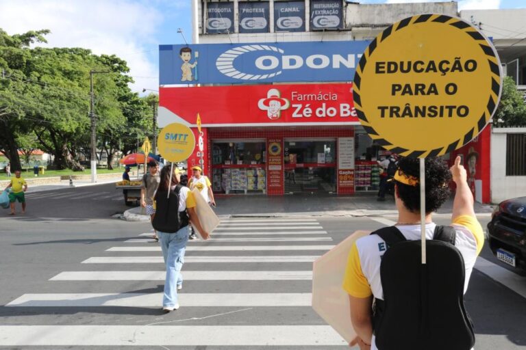 SMTT inicia série de ações educativas para conscientizar sobre o respeito à faixa de pedestres