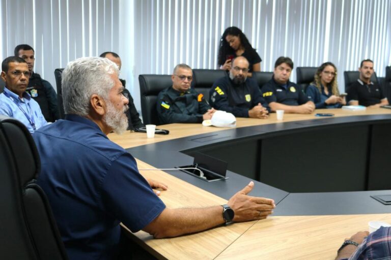 Prefeitura reúne órgãos de trânsito e segurança para debater redução de sinistros com motociclistas