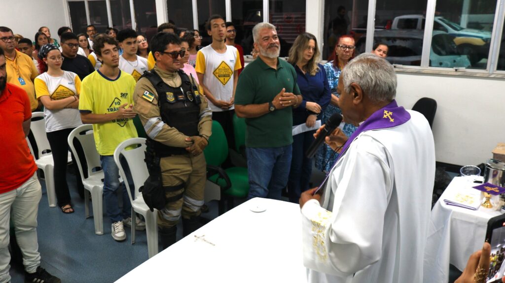 SMTT realiza missa de Páscoa e promove momento de fé, reflexão e união entre servidores - SMTT Aracaju