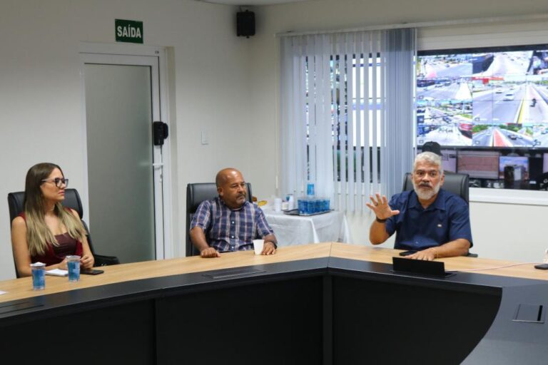 Prefeitura reúne órgãos de trânsito e segurança para debater redução de sinistros com motociclistas