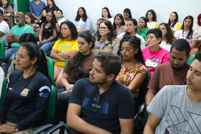 SMTT homenageia servidoras com palestra voltada para a valorização das mulheres