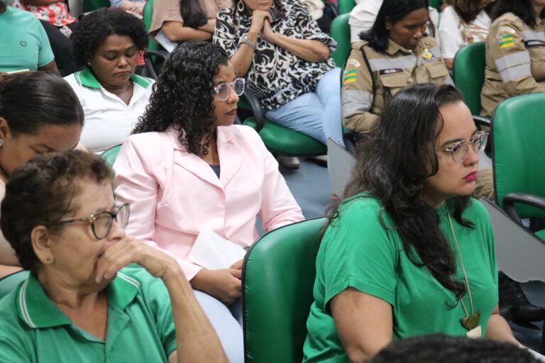 SMTT homenageia servidoras com palestra voltada para a valorização das mulheres