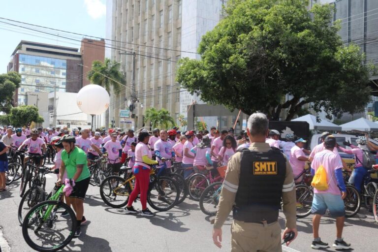 Passeio ciclístico reúne famílias, incentiva saúde e celebra Dia da Mulher e os 171 anos de Aracaju