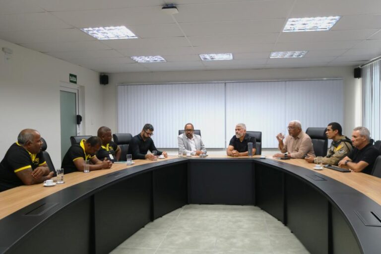 Prefeitura compartilha experiência em gestão de transportes com Superintência de Trânsito da Bahia