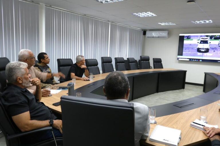 Prefeitura compartilha experiência em gestão de transportes com Superintência de Trânsito da Bahia