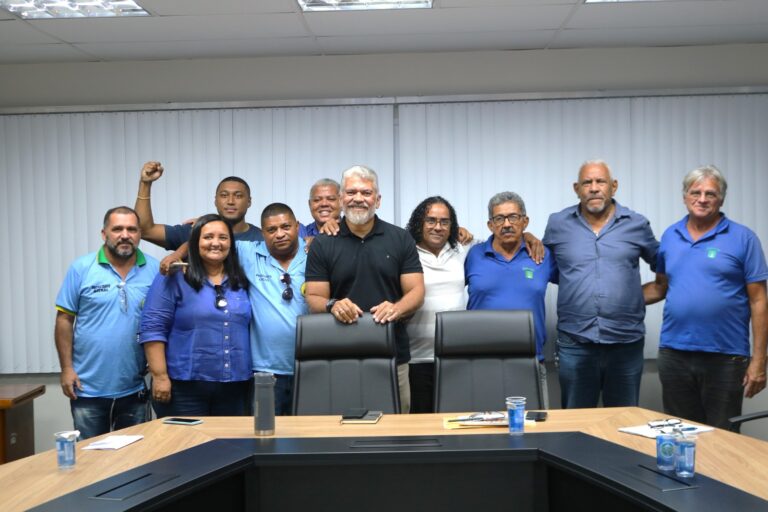 Prefeitura dialoga com cooperativas e esclarece dúvidas sobre chamamento do transporte complementar