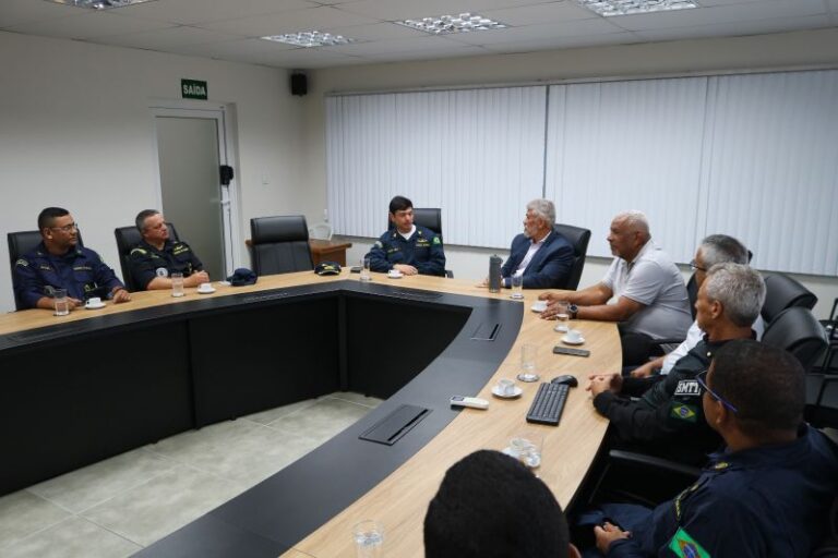 Reunião entre Prefeitura e Capitania dos Portos de Sergipe alinha parcerias e ações conjuntas