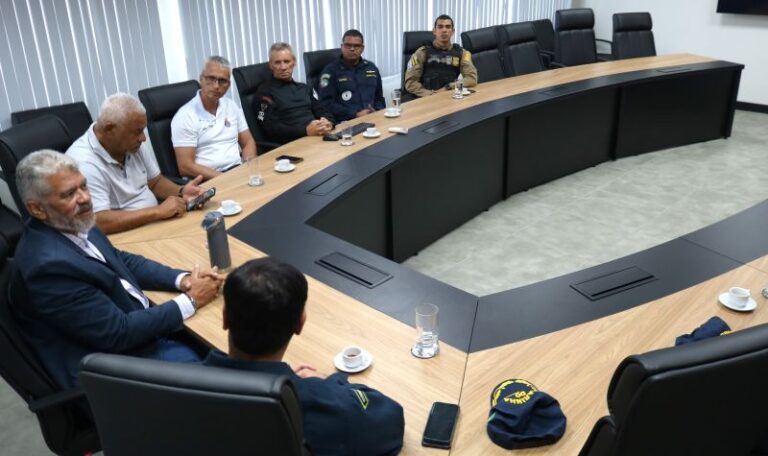 Reunião entre Prefeitura e Capitania dos Portos de Sergipe alinha parcerias e ações conjuntas