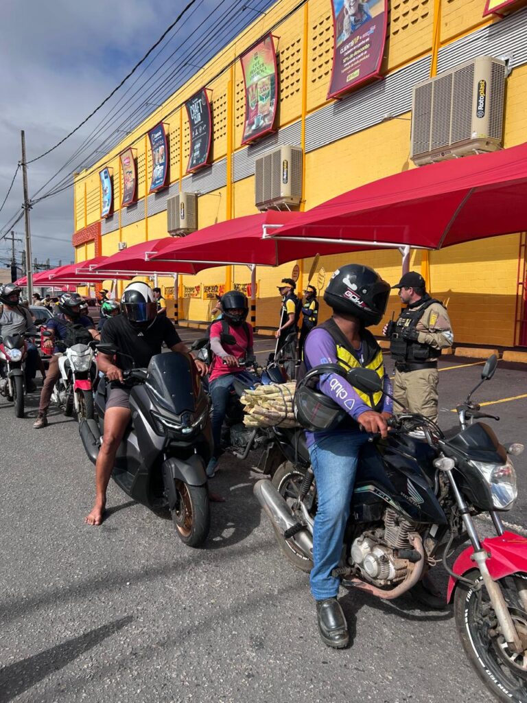 Prefeitura alerta condutores sobre perigos do celular ao volante no Dia Mundial da Saúde