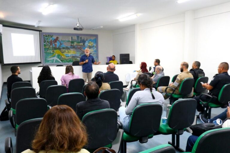 Prefeitura realiza reunião para debater soluções que viabilizem redução de sinistros com motociclistas