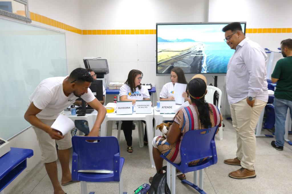 Moradores do bairro Areia Branca têm acesso a serviços da SMTT na 7ª edição do Tamo Junto - SMTT Aracaju