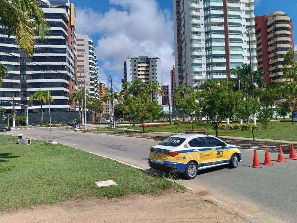 Prefeitura atua para restabelecer semáforos após sinistro na avenida Beira Mar - SMTT Aracaju