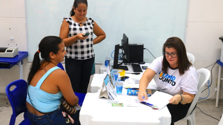 Moradores do bairro Areia Branca têm acesso a serviços da SMTT na 7ª edição do Tamo Junto