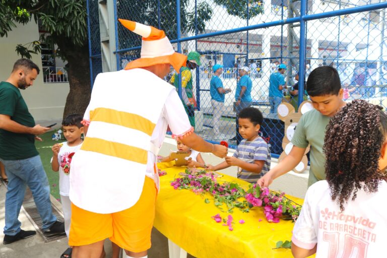 Moradores do bairro Areia Branca têm acesso a serviços da SMTT na 7ª edição do Tamo Junto