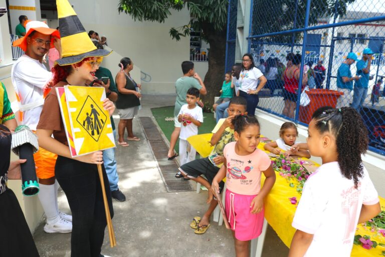 Moradores do bairro Areia Branca têm acesso a serviços da SMTT na 7ª edição do Tamo Junto