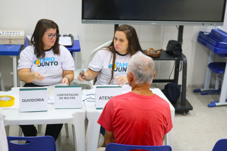 Moradores do bairro Areia Branca têm acesso a serviços da SMTT na 7ª edição do Tamo Junto