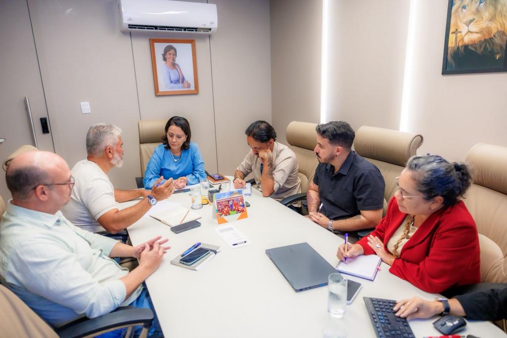 Prefeita Emília discute projetos para melhorar mobilidade e reduzir congestionamentos em Aracaju - SMTT Aracaju