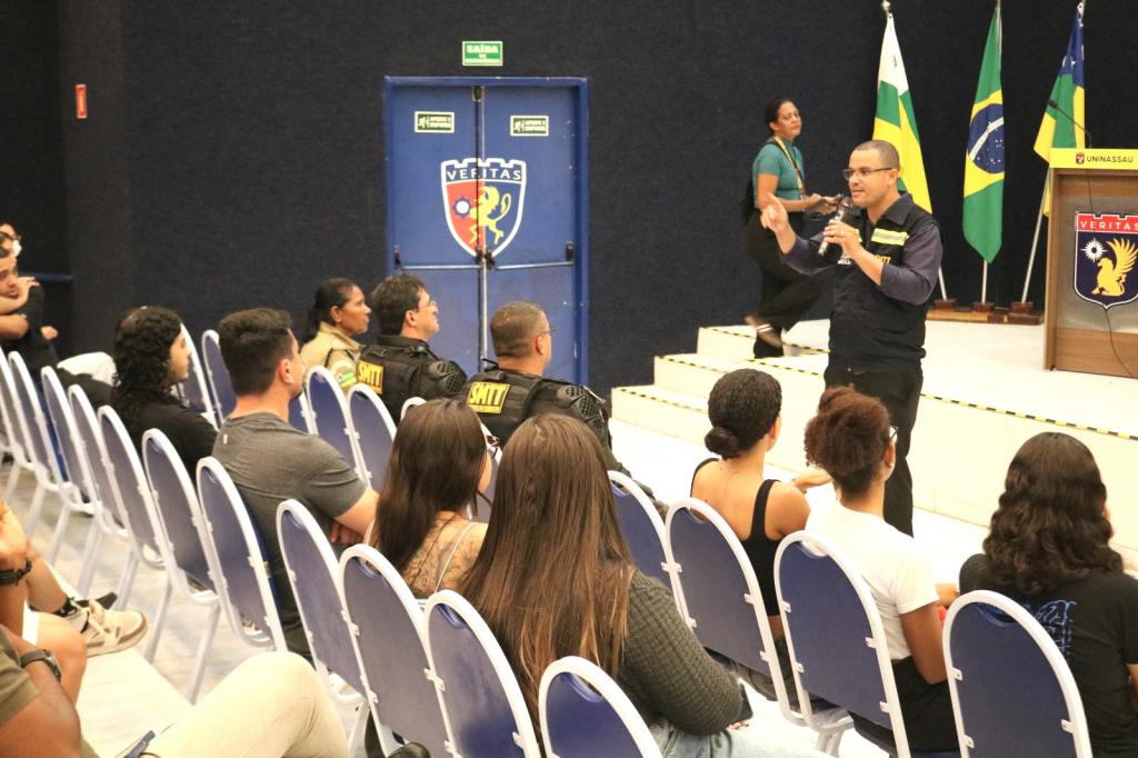Roda de conversa da SMTT reúne especialistas e estudantes em debate sobre segurança para motociclistas - SMTT Aracaju